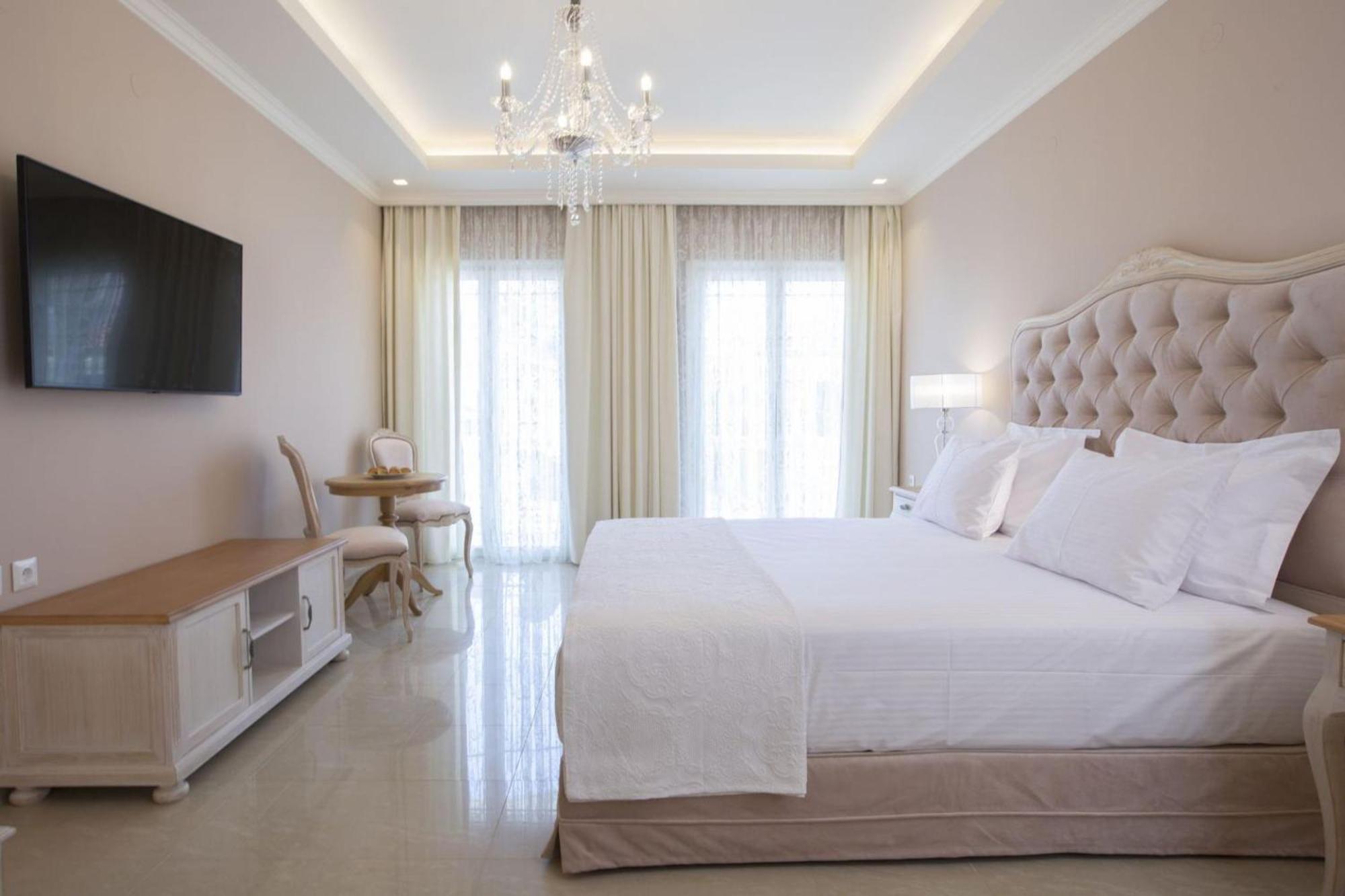 Vk Luxury Suites - Private Parking - Adults Only نيدري المظهر الخارجي الصورة