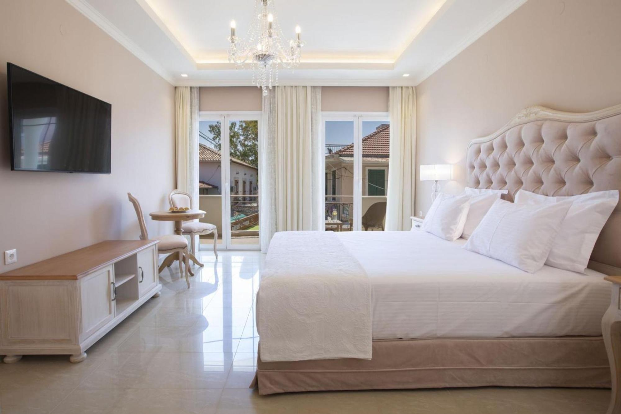 Vk Luxury Suites - Private Parking - Adults Only نيدري المظهر الخارجي الصورة
