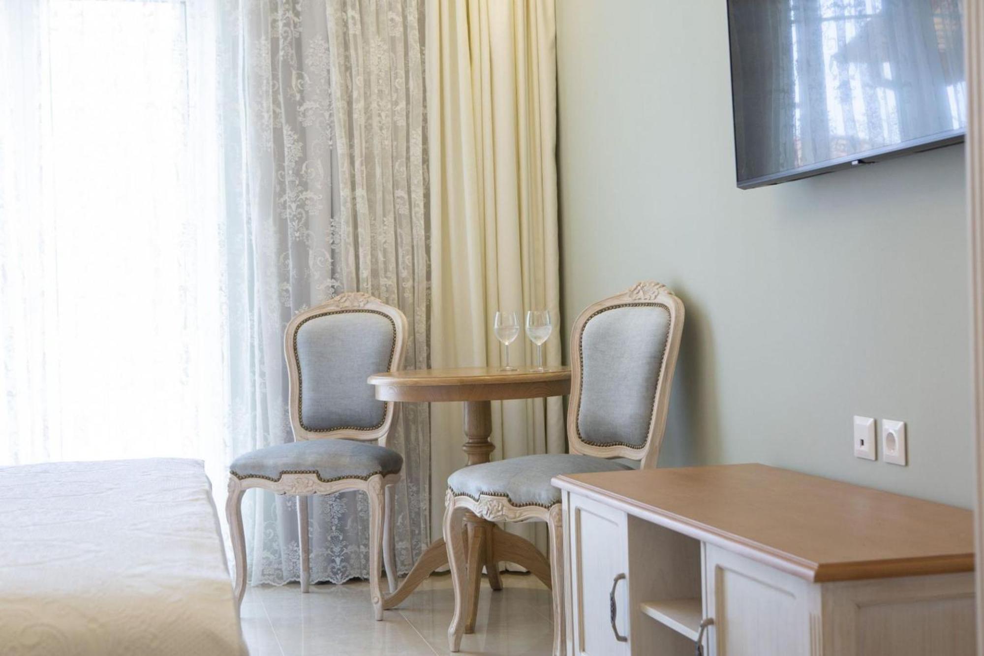 Vk Luxury Suites - Private Parking - Adults Only نيدري المظهر الخارجي الصورة
