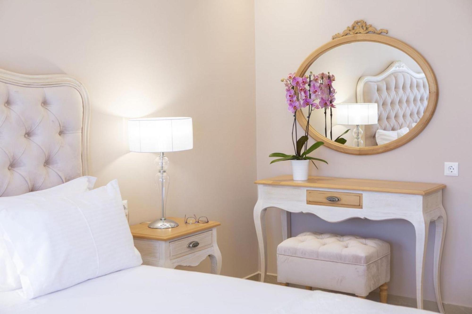 Vk Luxury Suites - Private Parking - Adults Only نيدري المظهر الخارجي الصورة