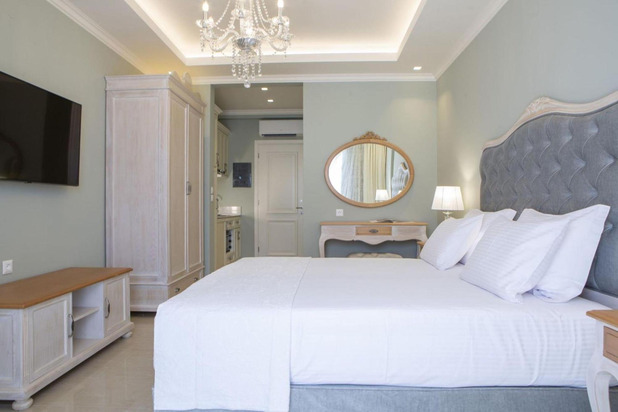 Vk Luxury Suites - Private Parking - Adults Only نيدري المظهر الخارجي الصورة