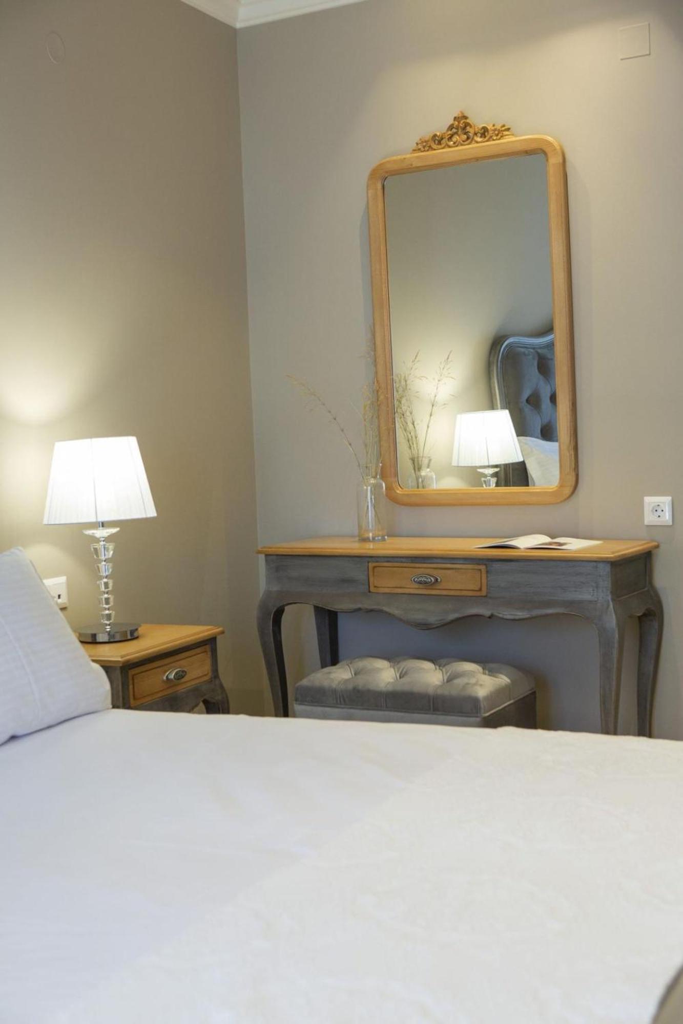 Vk Luxury Suites - Private Parking - Adults Only نيدري المظهر الخارجي الصورة