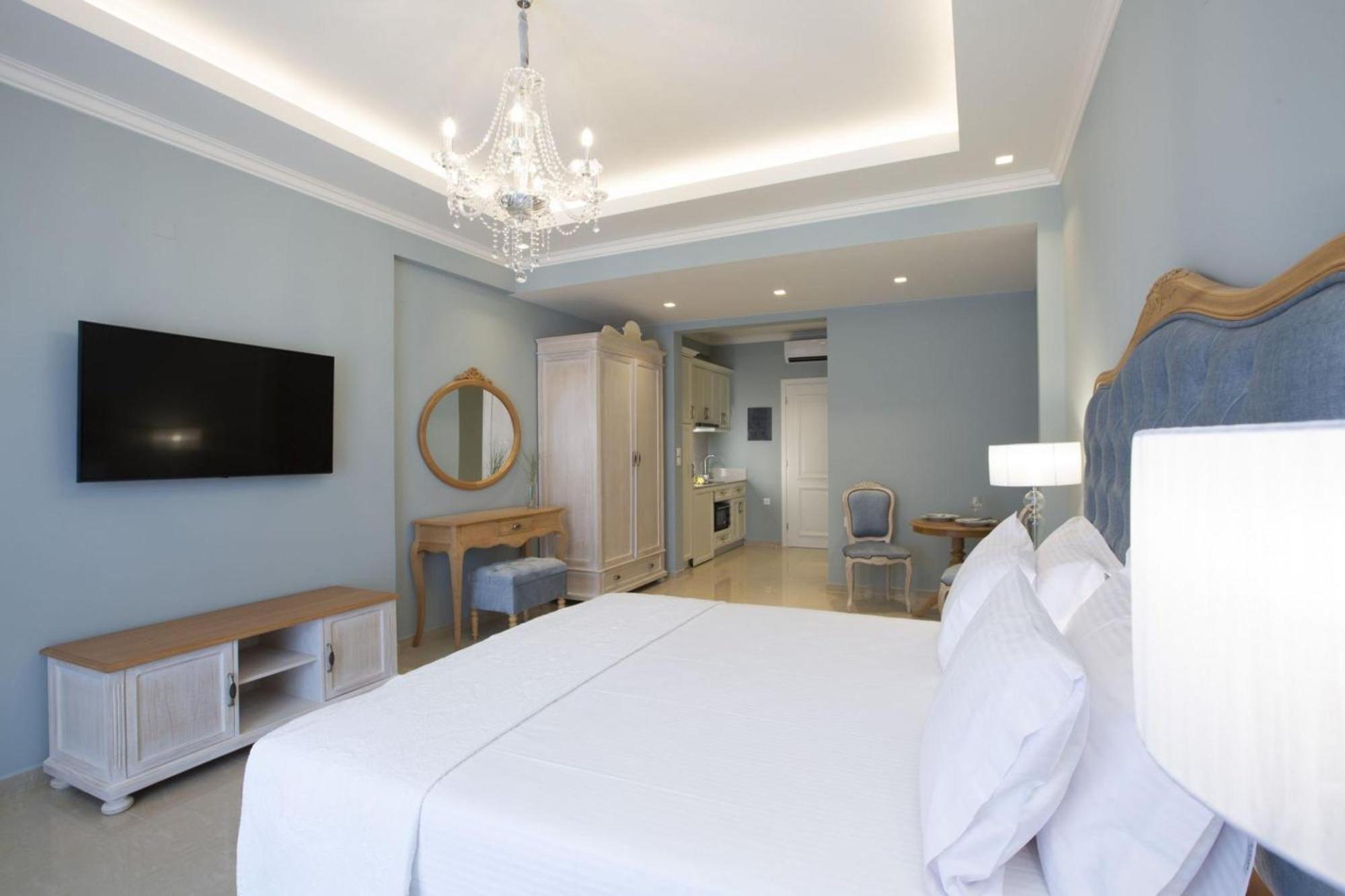 Vk Luxury Suites - Private Parking - Adults Only نيدري المظهر الخارجي الصورة