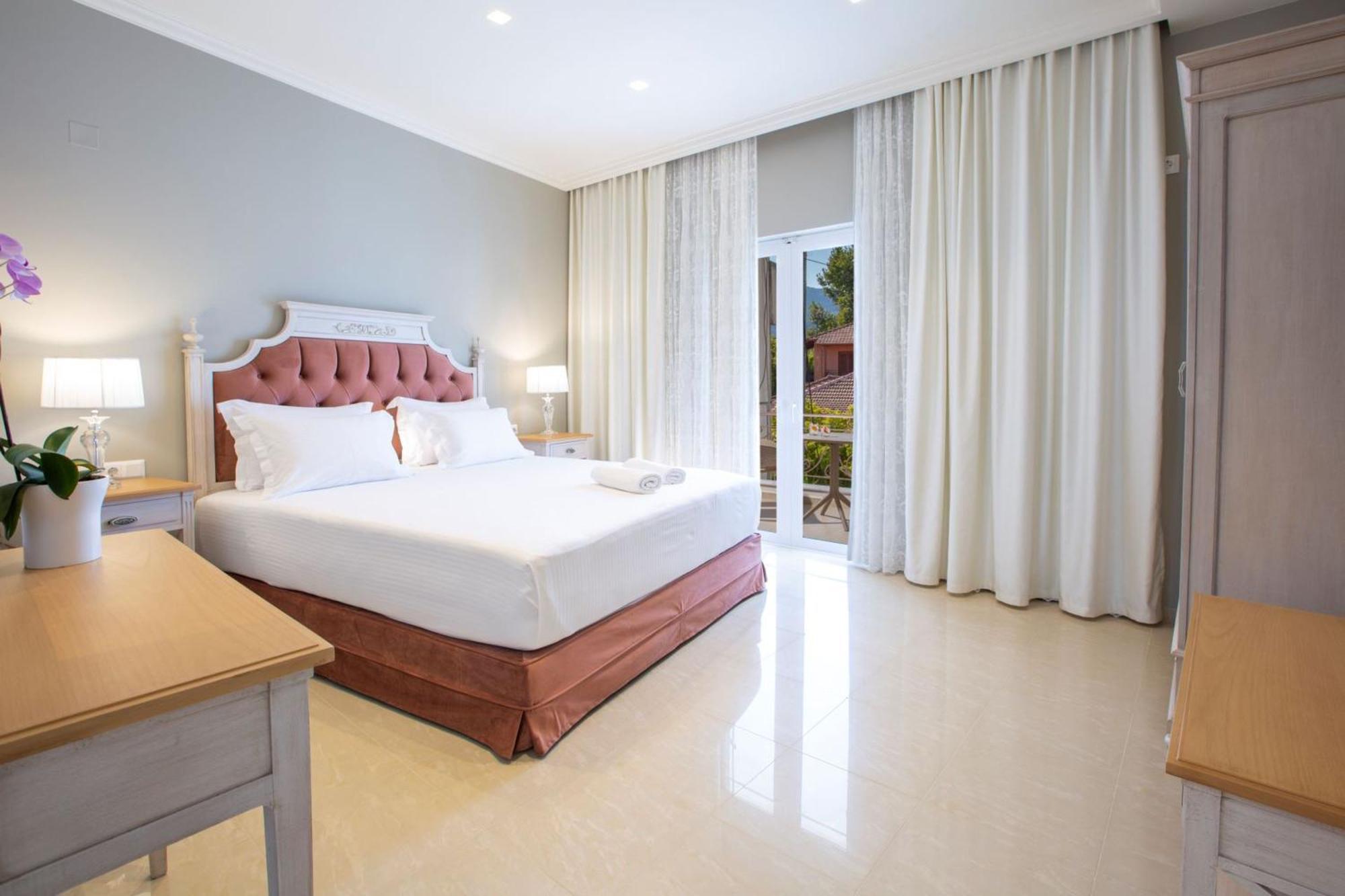 Vk Luxury Suites - Private Parking - Adults Only نيدري المظهر الخارجي الصورة