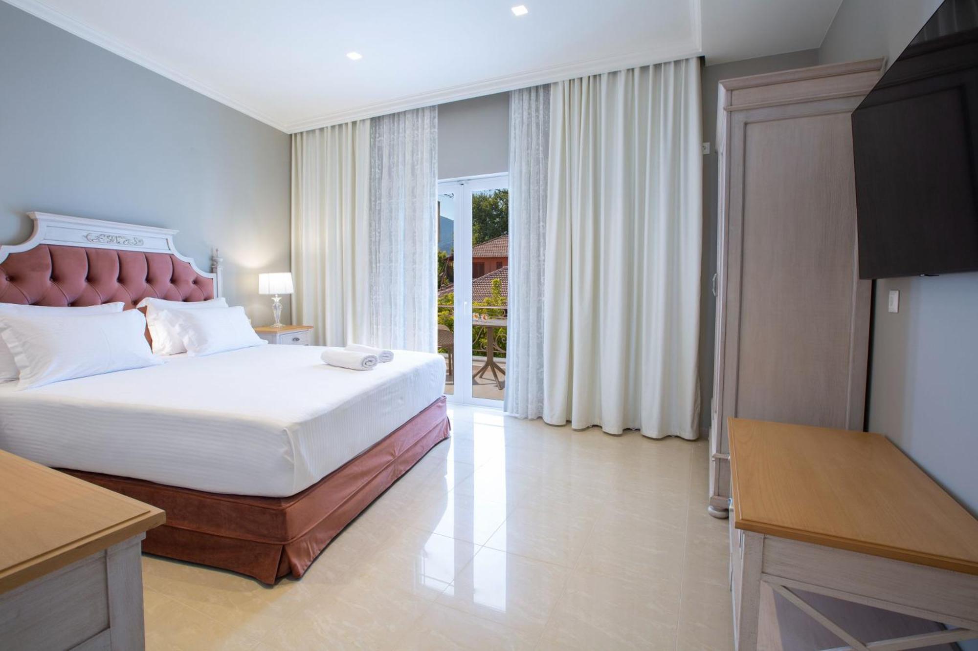 Vk Luxury Suites - Private Parking - Adults Only نيدري المظهر الخارجي الصورة