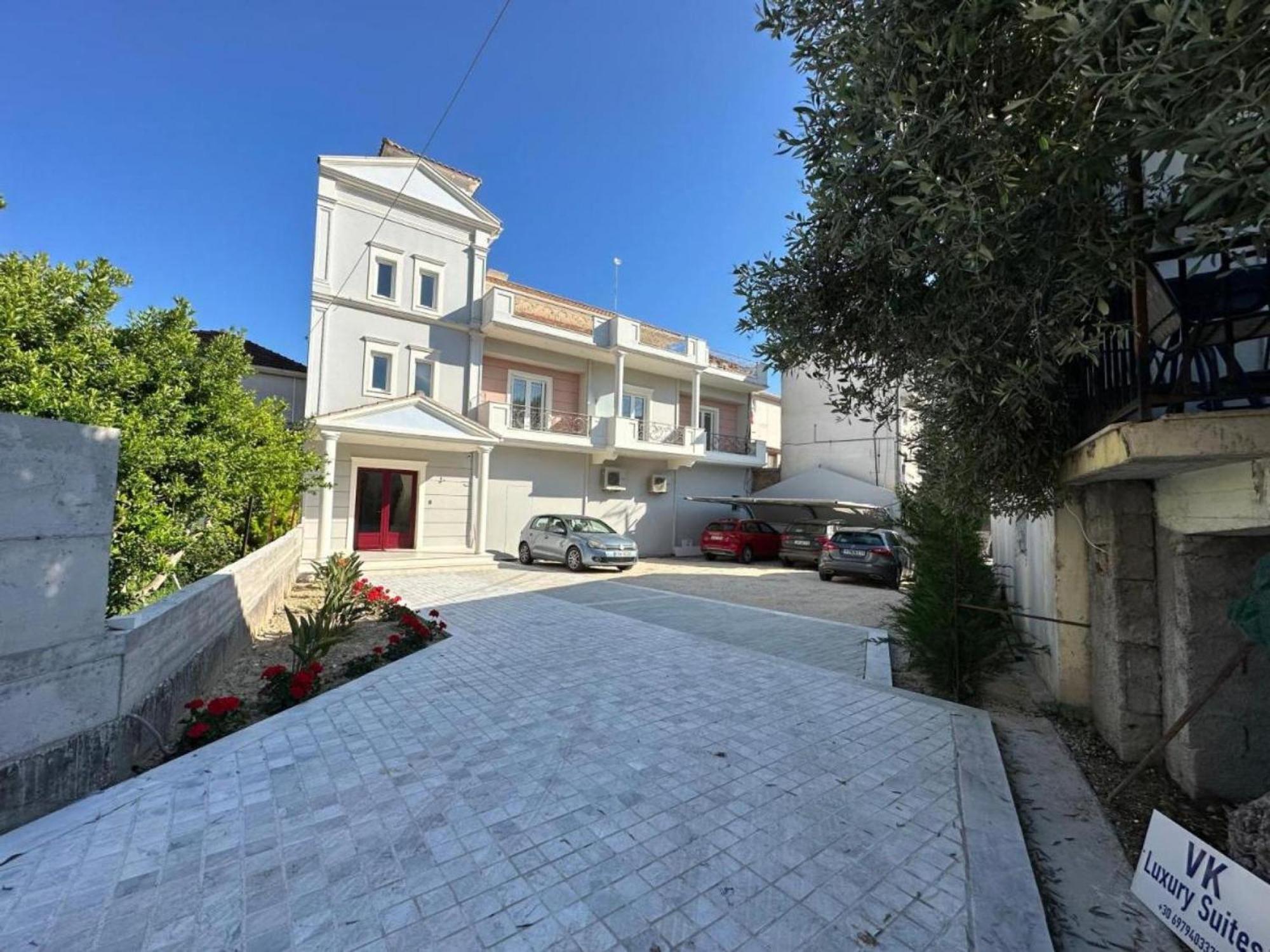 Vk Luxury Suites - Private Parking - Adults Only نيدري المظهر الخارجي الصورة