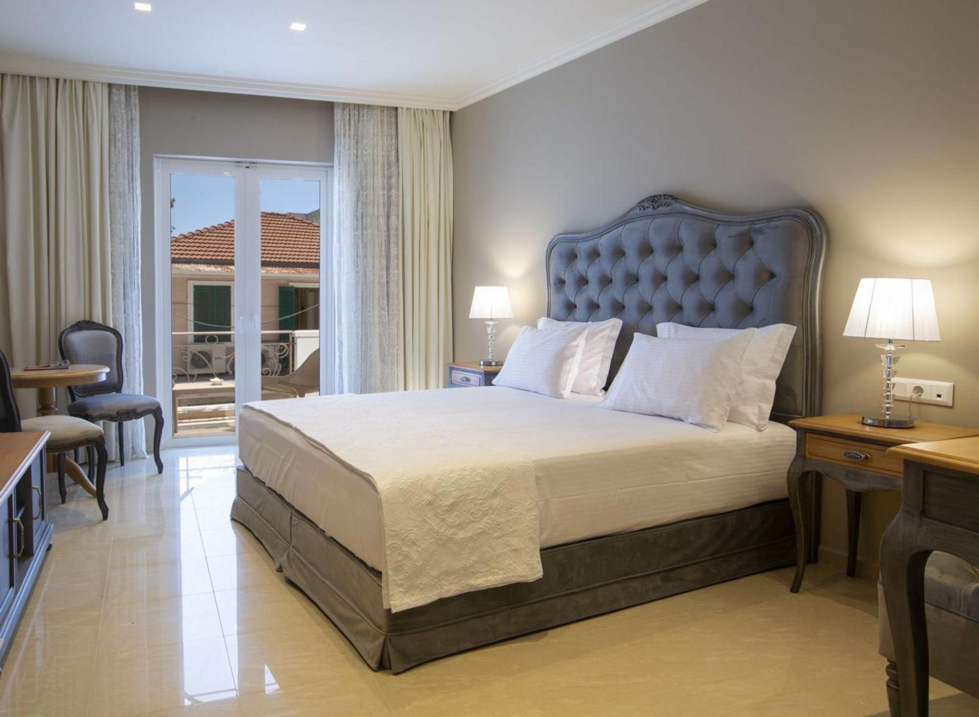 Vk Luxury Suites - Private Parking - Adults Only نيدري المظهر الخارجي الصورة