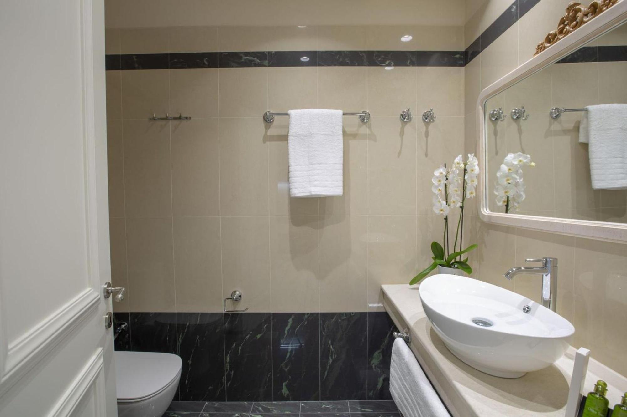 Vk Luxury Suites - Private Parking - Adults Only نيدري المظهر الخارجي الصورة